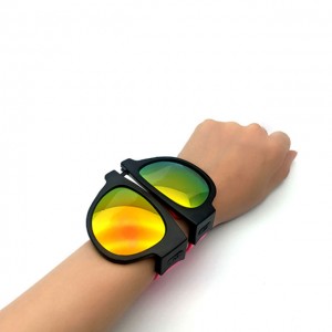 https://www.dlsunglasses.com/dlc9022-slap-wristband-sunglasses-product/